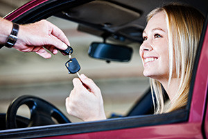 happy-customer-300w happy auto body repair customer